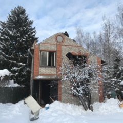 Демонтаж кирпичного дома зимой 2